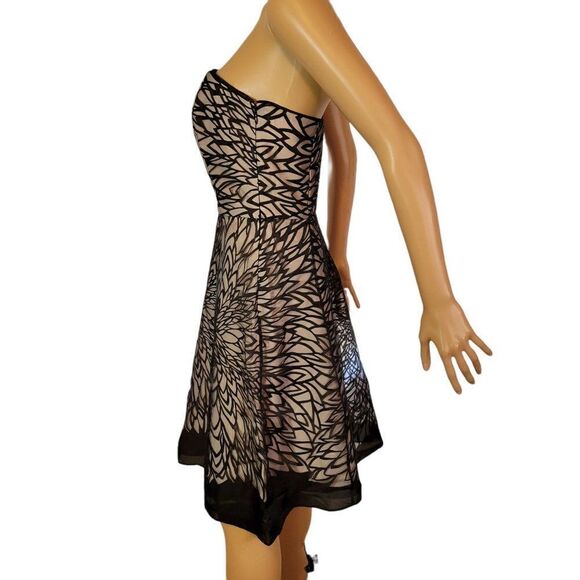 White House Black Market Strapless Dress (Size 4) - Picture 3 of 8